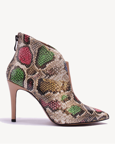 Botki we wzór krokodyla...