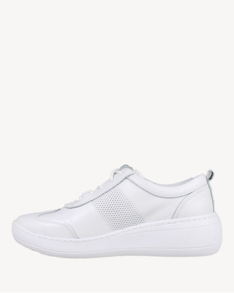 Białe przewiewne sneakersy...