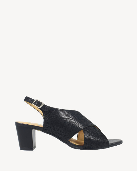 Czarne sandałki na 4cm...
