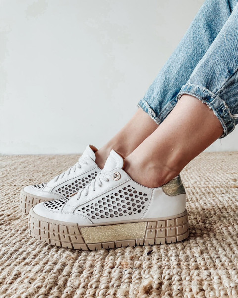 Białe trampki ażurowe na...